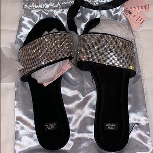 Cute blinged our slipper / slides